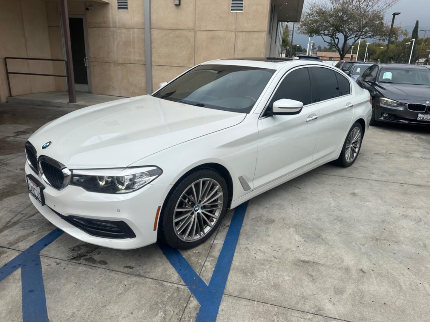 2018 WHITE /Black BMW 5-Series leather (WBAJA5C59JW) with an 2.0 Turbo engine, Automatic transmission, located at 30 S. Berkeley Avenue, Pasadena, CA, 91107, (626) 248-7567, 34.145447, -118.109398 - Low Miles!! Step into the world of luxury and innovation with our 2018 BMW 5-Series 530i, now available at our Buy Here Pay Here (BHPH) dealership in Pasadena, CA. Tailored for car enthusiasts in Altadena CA, Glendale CA, Los Angeles CA, and throughout LA County, this prestigious pre-owned BMW 530 - Photo#9